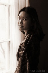 Art Knew-vaux - At the window