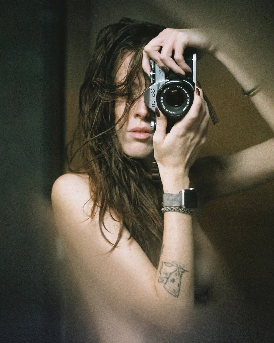 Anna - Who's shooting who?